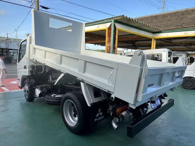 Mitsubishi Fuso Canter 4