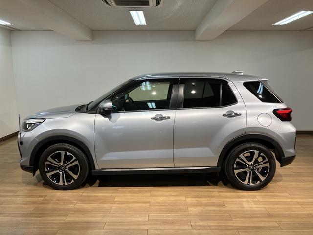 Daihatsu Rocky 11