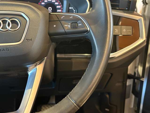 Audi Q3 11