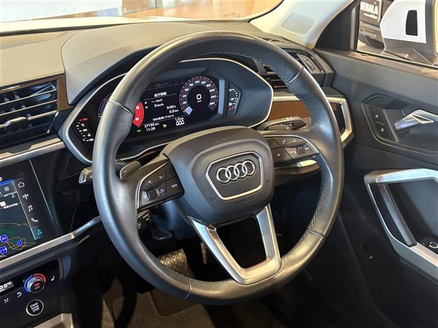 Audi Q3 9