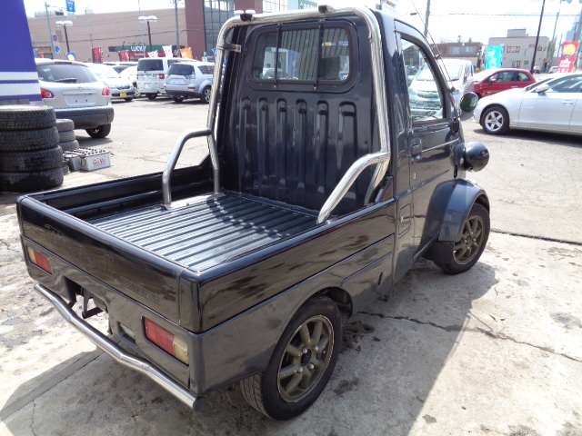 Daihatsu Midget II 7