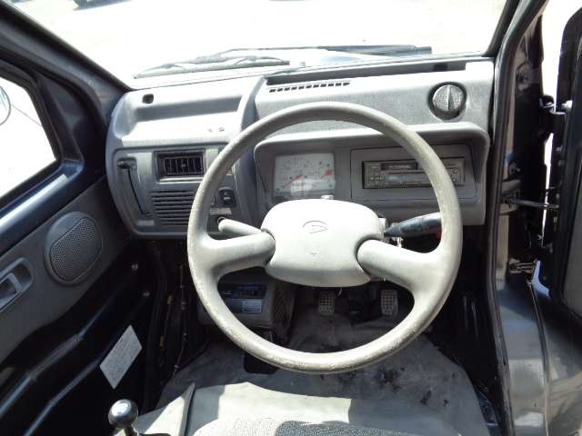 Daihatsu Midget II 9