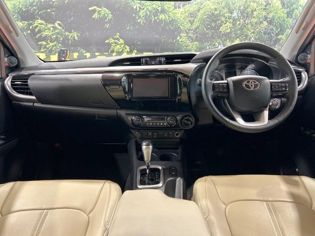 Toyota Hilux 2
