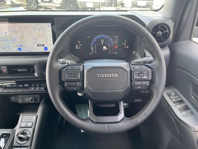 Toyota Land Cruiser FJ 11