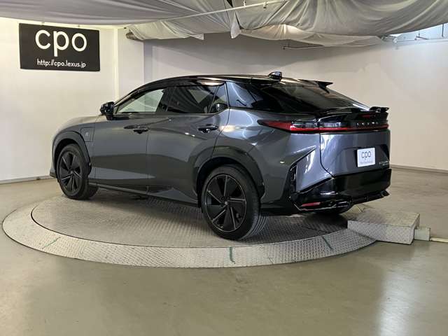 Lexus RZ 4