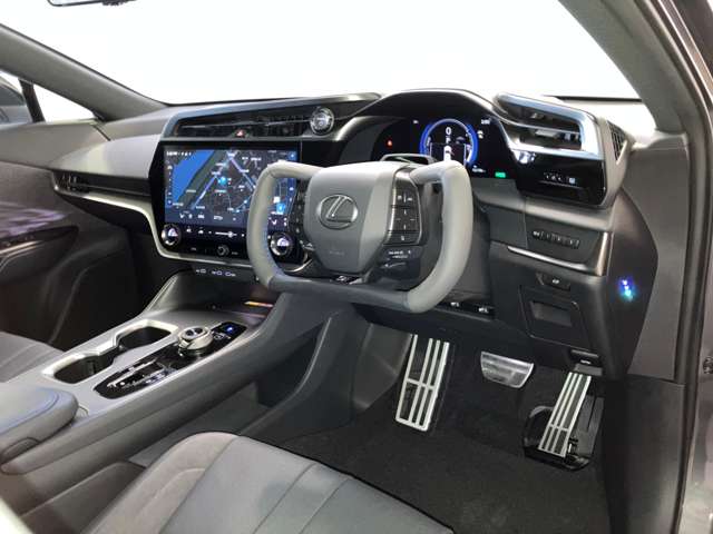 Lexus RZ 5