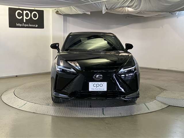 Lexus RZ 8