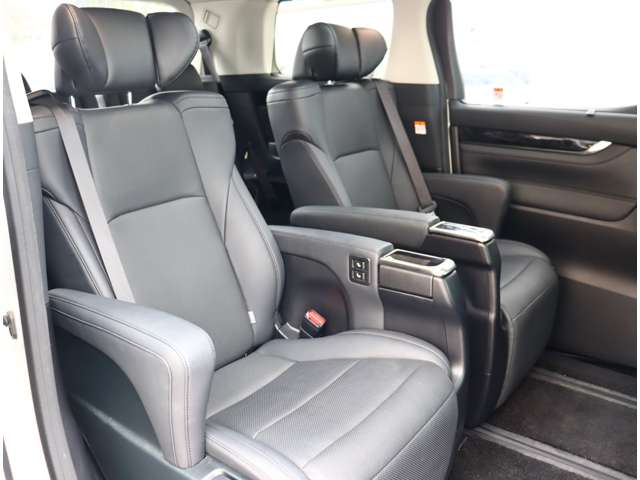 Toyota Alphard 9