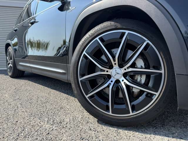 Mercedes-Benz GLB 12
