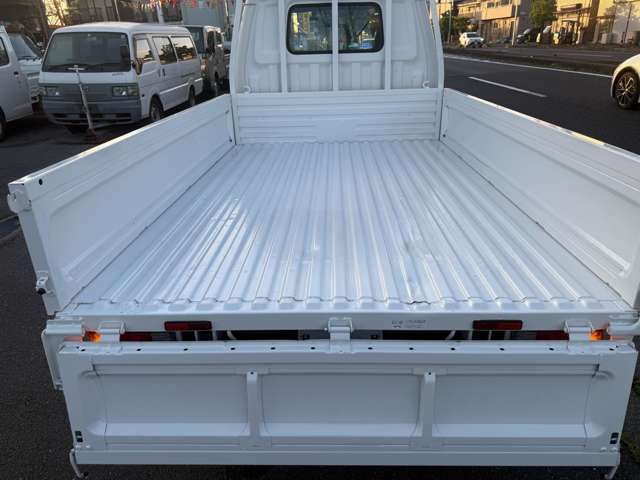 Mazda Bongo Truck 11