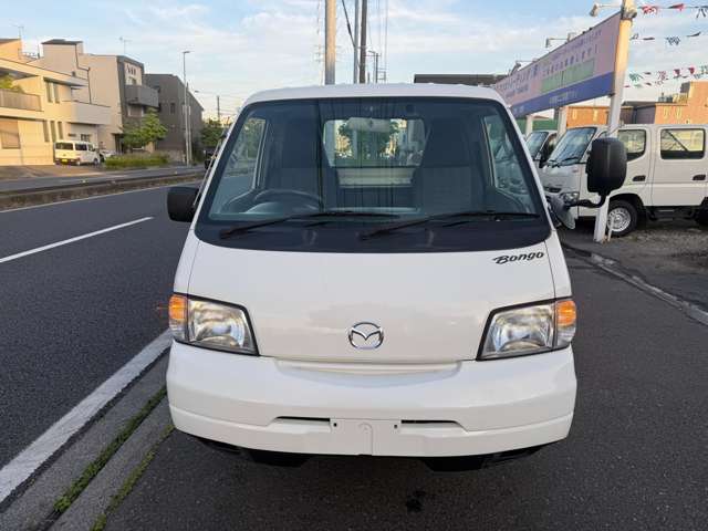 Mazda Bongo Truck 4