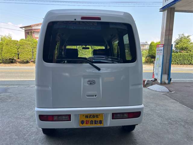 Daihatsu Hijet Cargo 7