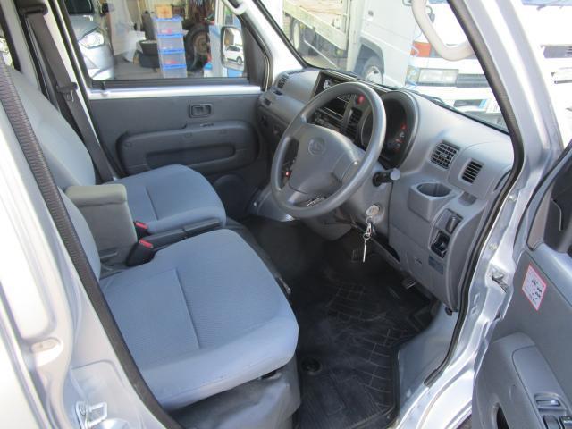 Daihatsu Hijet Deck Van 12