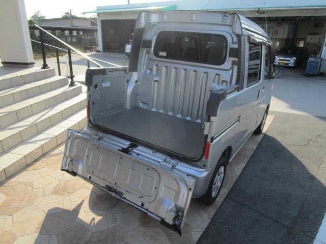 Daihatsu Hijet Deck Van 10