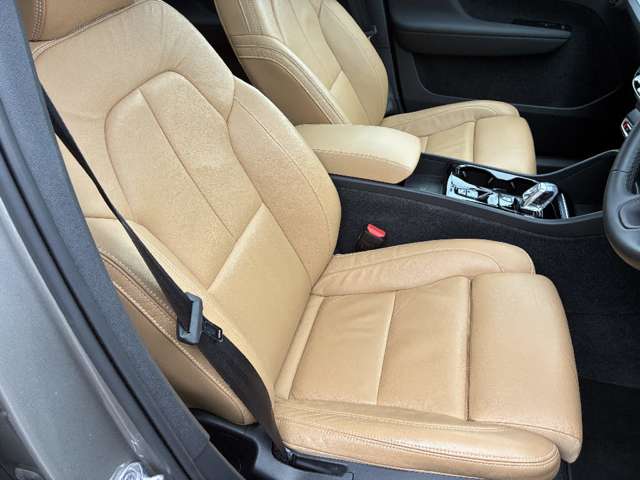 Volvo XC40 8