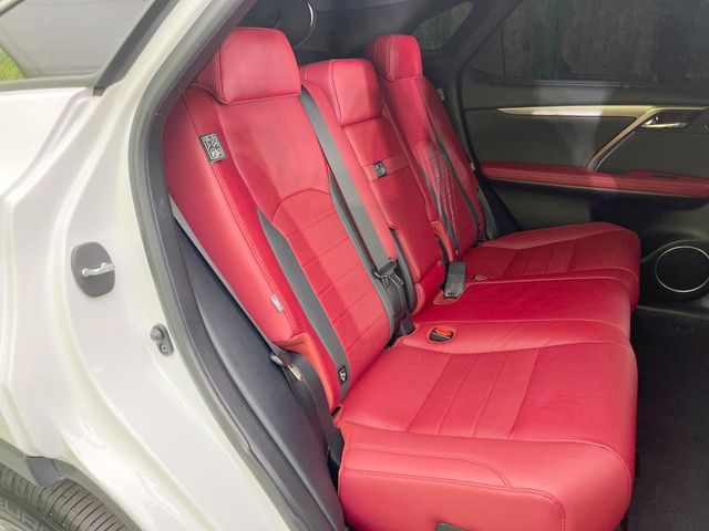 Lexus RX 9