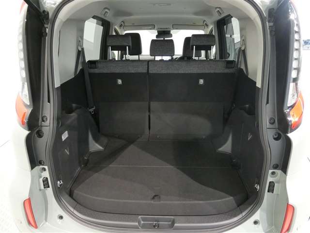 Toyota Sienta 12
