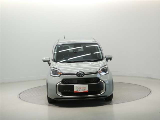 Toyota Sienta 2