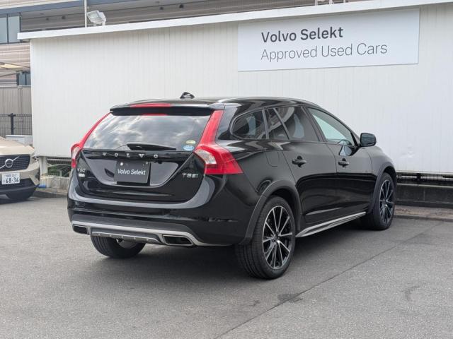 Volvo V60 Cross Country 2