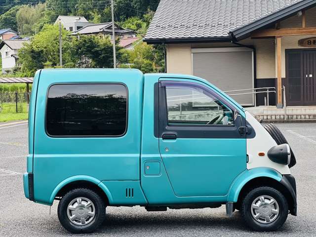 Daihatsu Midget II 4