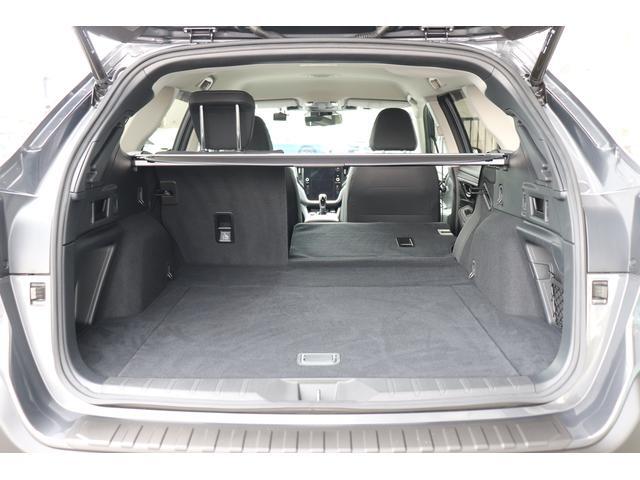 Subaru Legacy Outback 11