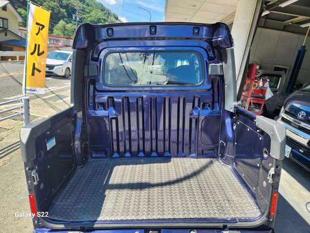 Daihatsu Hijet Deck Van 10