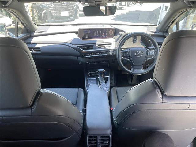Lexus UX 7