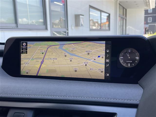 Lexus UX 9