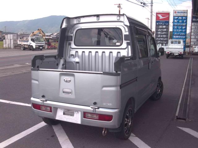 Daihatsu Hijet Van 5