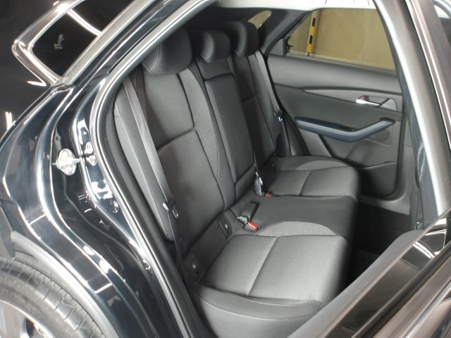 Mazda CX-30 10