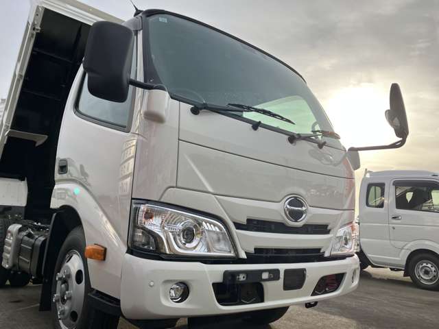 Hino Dutro 12