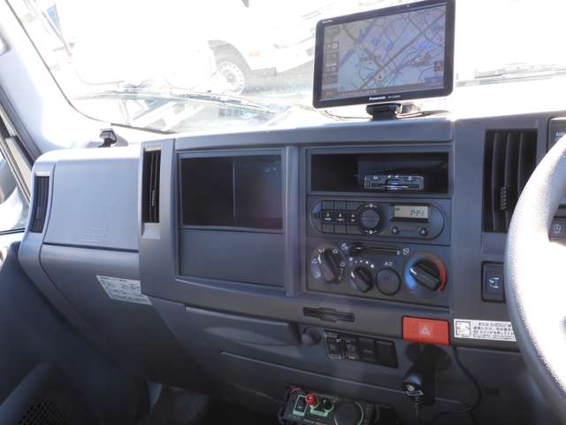 Isuzu Elf 11