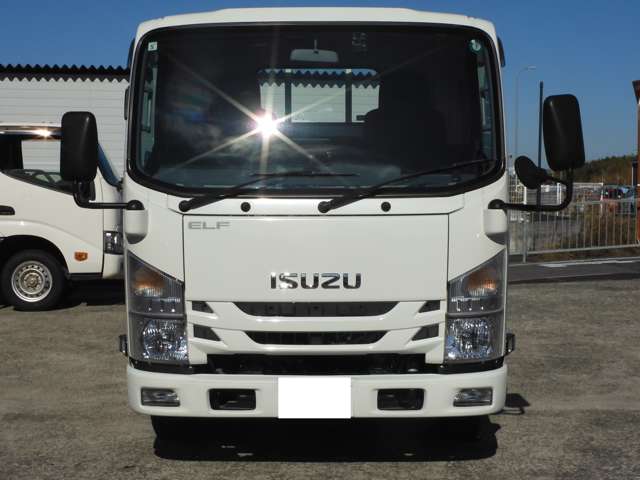 Isuzu Elf 4