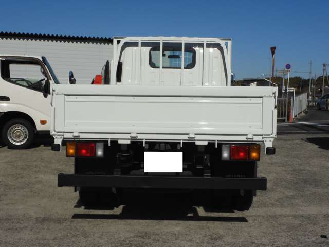 Isuzu Elf 7