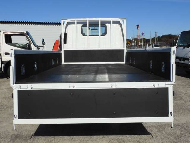 Isuzu Elf 9