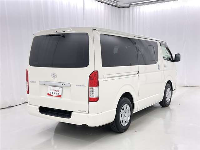 Toyota Hiace Van 6