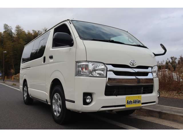 Toyota Hiace Van 12