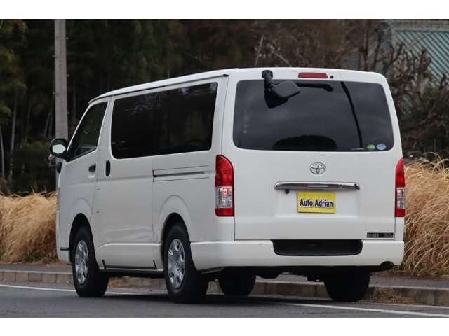 Toyota Hiace Van 3