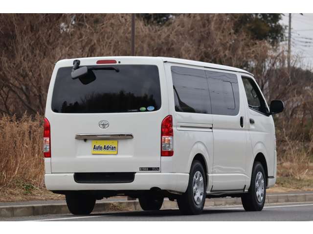 Toyota Hiace Van 5