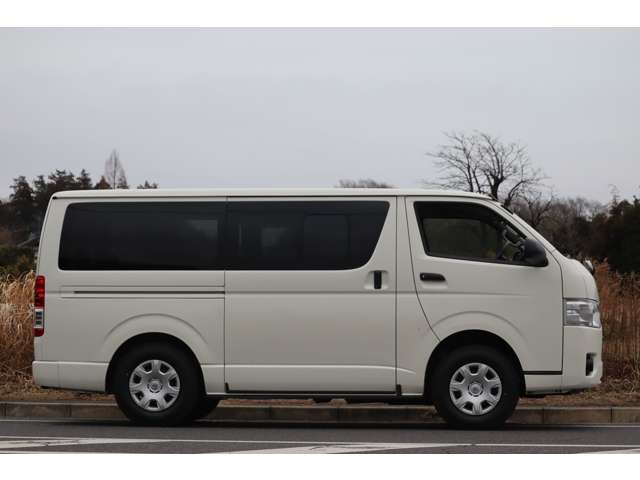 Toyota Hiace Van 8