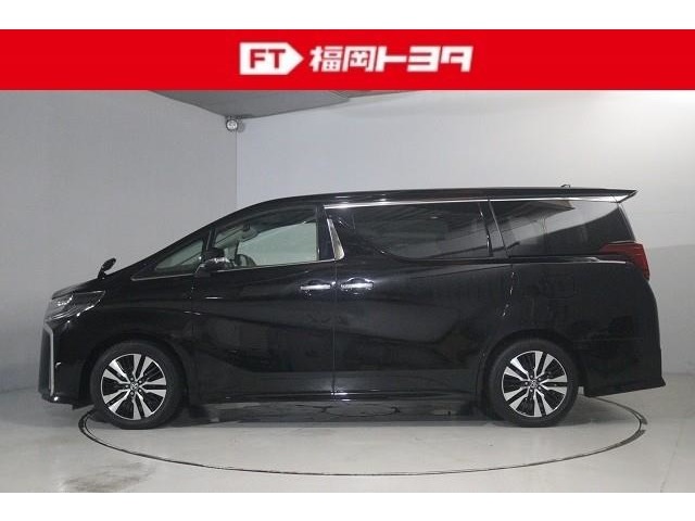 Toyota Alphard 4