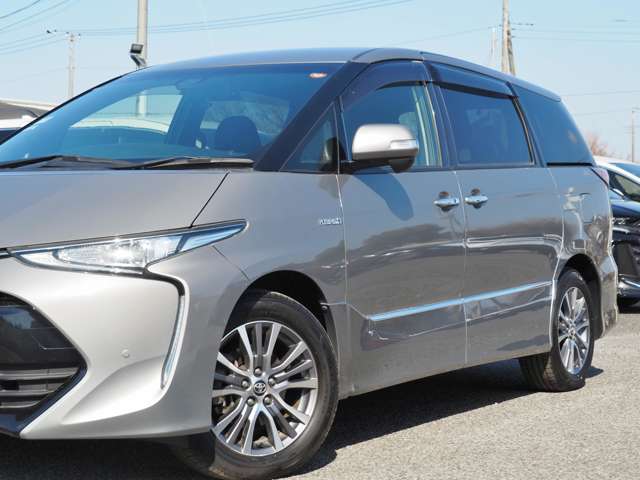 Toyota Estima Hybrid 11