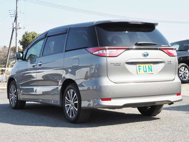 Toyota Estima Hybrid 6