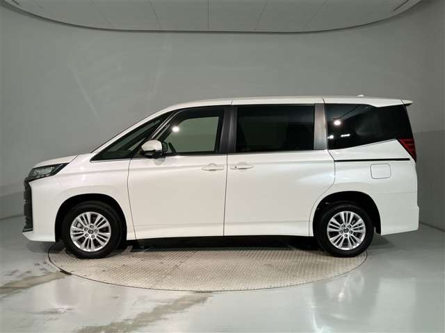Toyota Noah 11