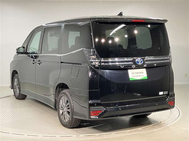Toyota Voxy 6