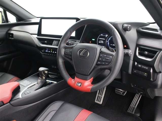 Lexus UX 6