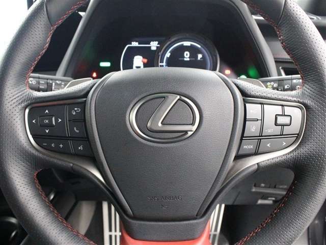 Lexus UX 8