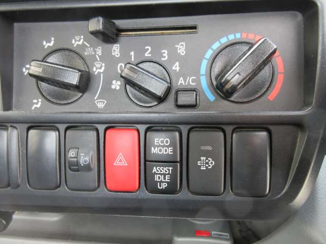 Hino Dutro 12