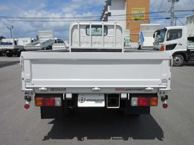 Hino Dutro 3