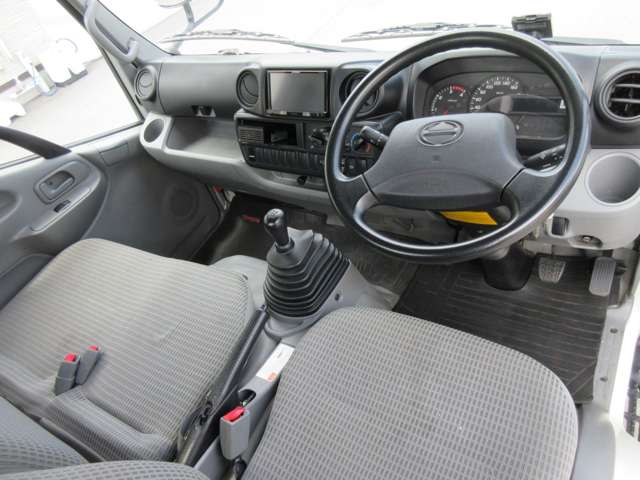 Hino Dutro 8